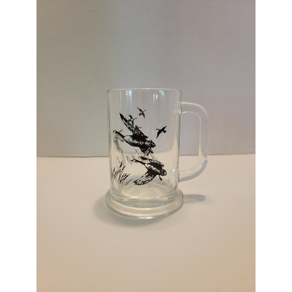 Vtg AVON 1982 TANKARD MUG STEIN CLEAR PINT GLASS WITH FLYING DUCKS/GEESE 5 1/4"